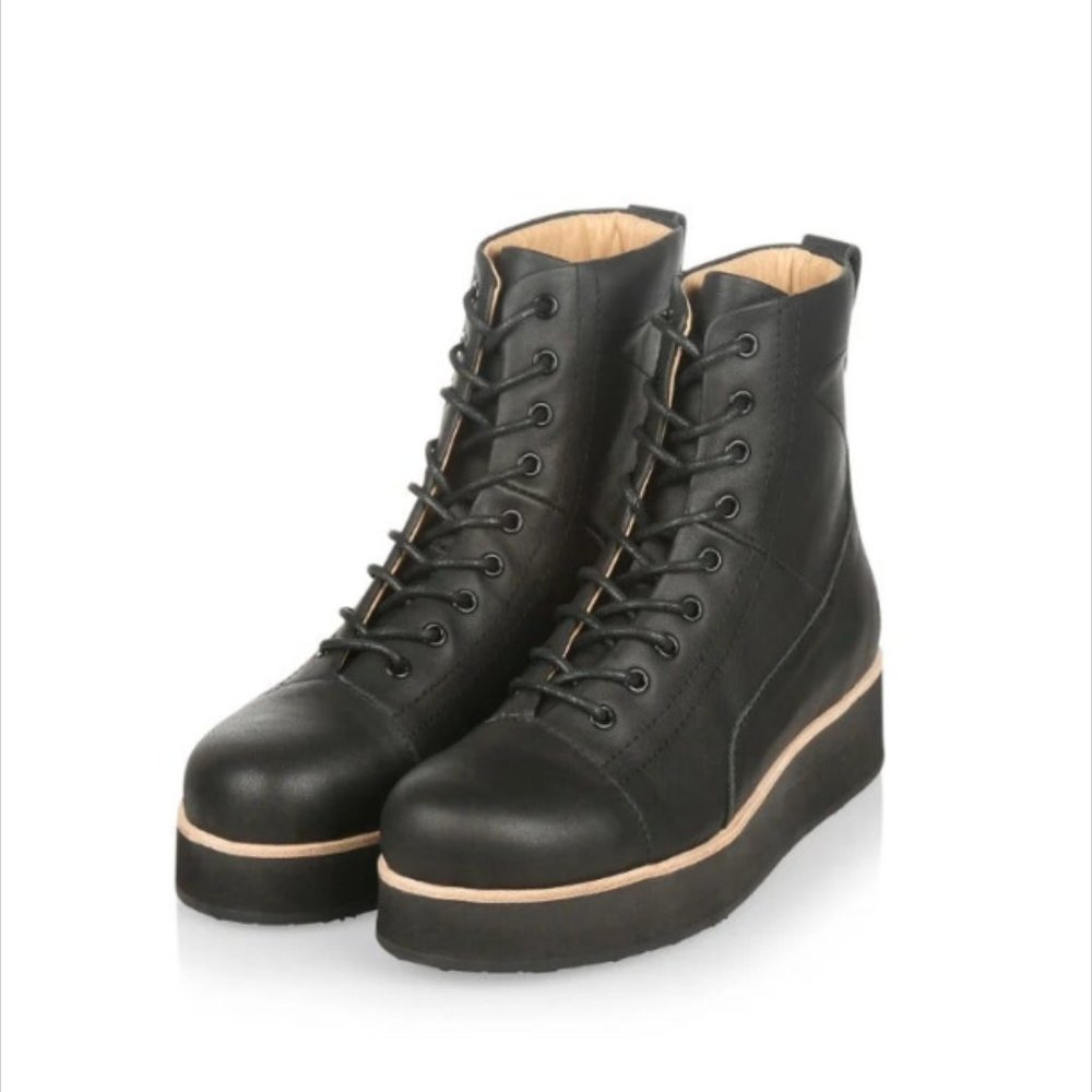 Gram 425g women black leather boots new Size EU-37 US-6.5